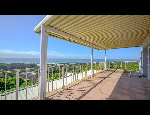 5 BEDROOM HOUSE FOR SALE IN ZINKWAZI BEACH
